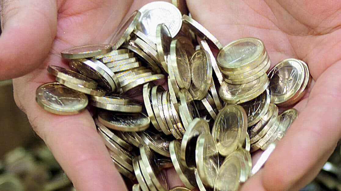 Public debt rises by 1.6 billion euros in February