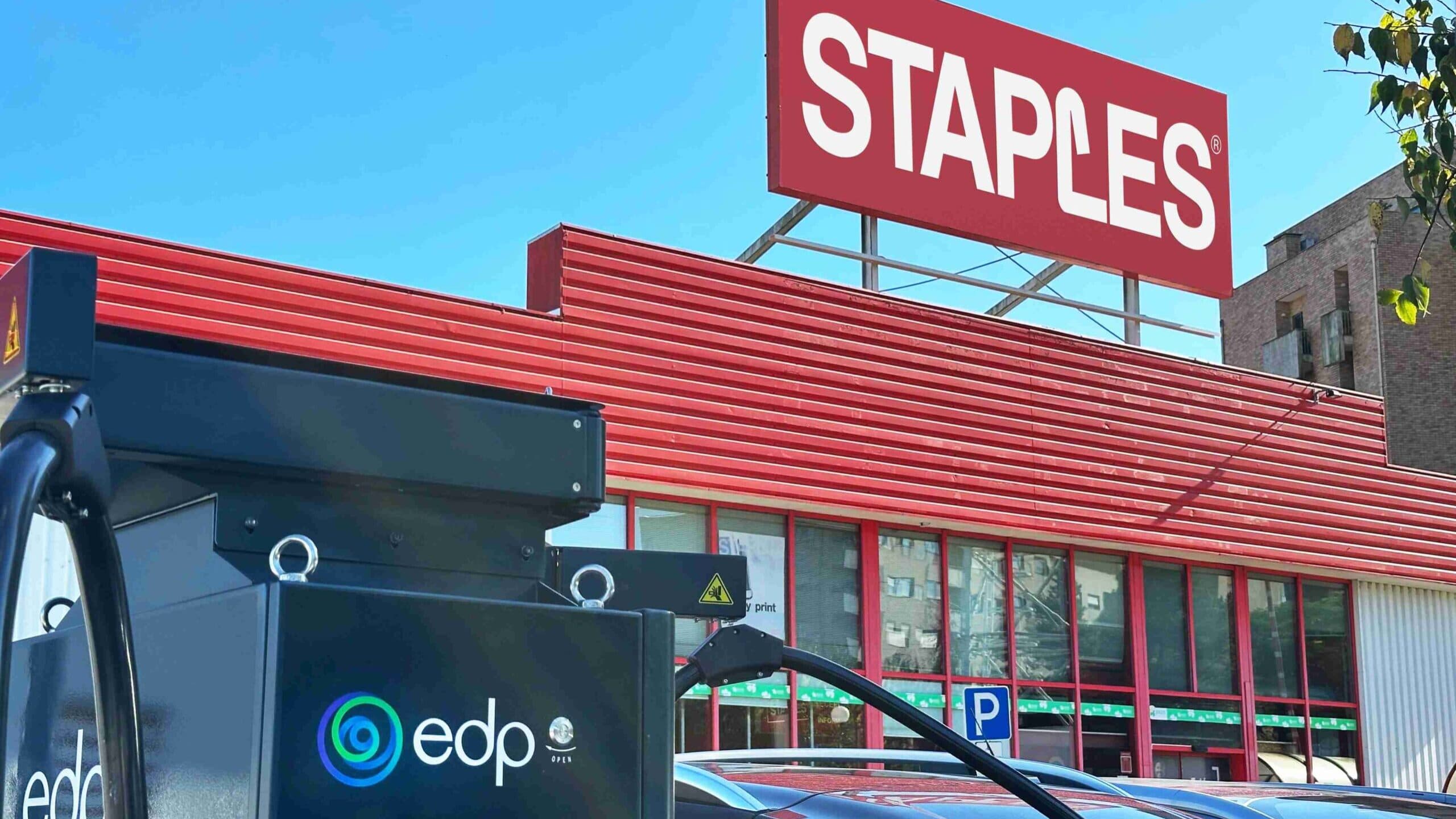 Fnac owner buys 11 Staples stores in Portugal