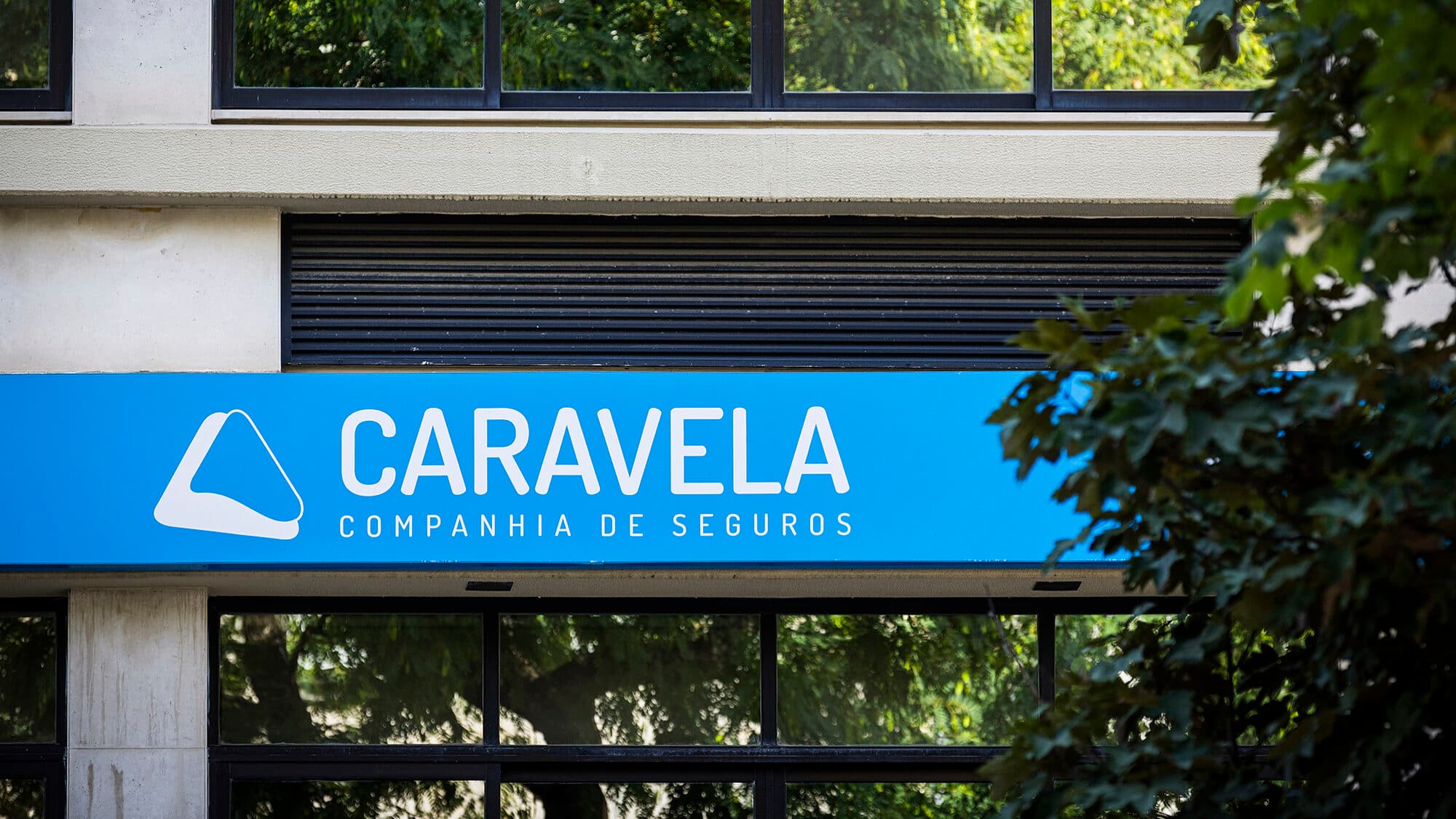 Allianz in the race to buy insurer Caravela, but only for 100%