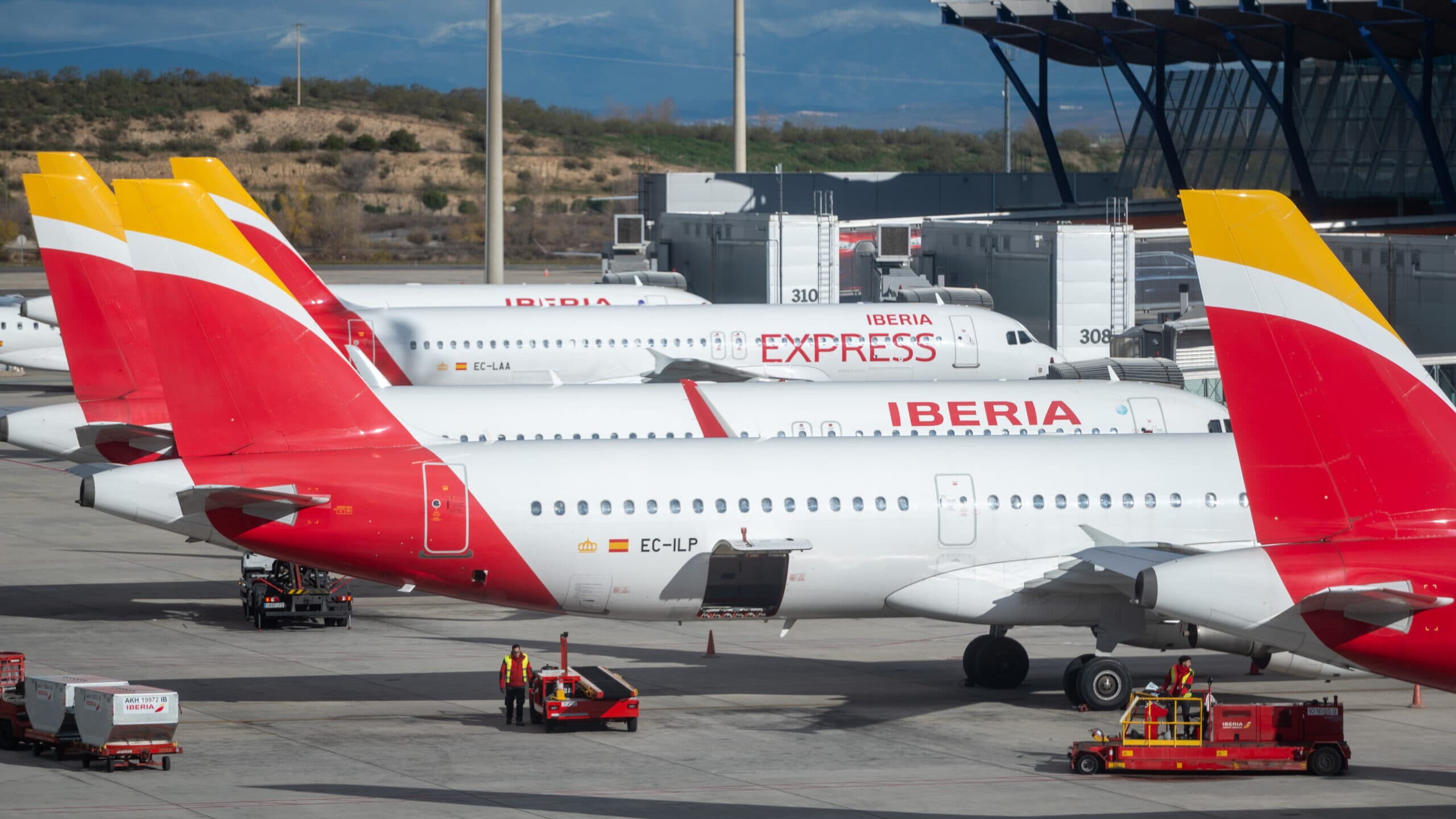 Airline Iberia to lay off nearly one thousand workers