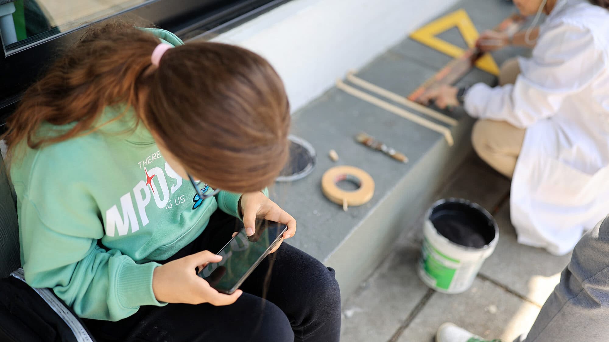 Smartphone ban in schools extended to 9th grade