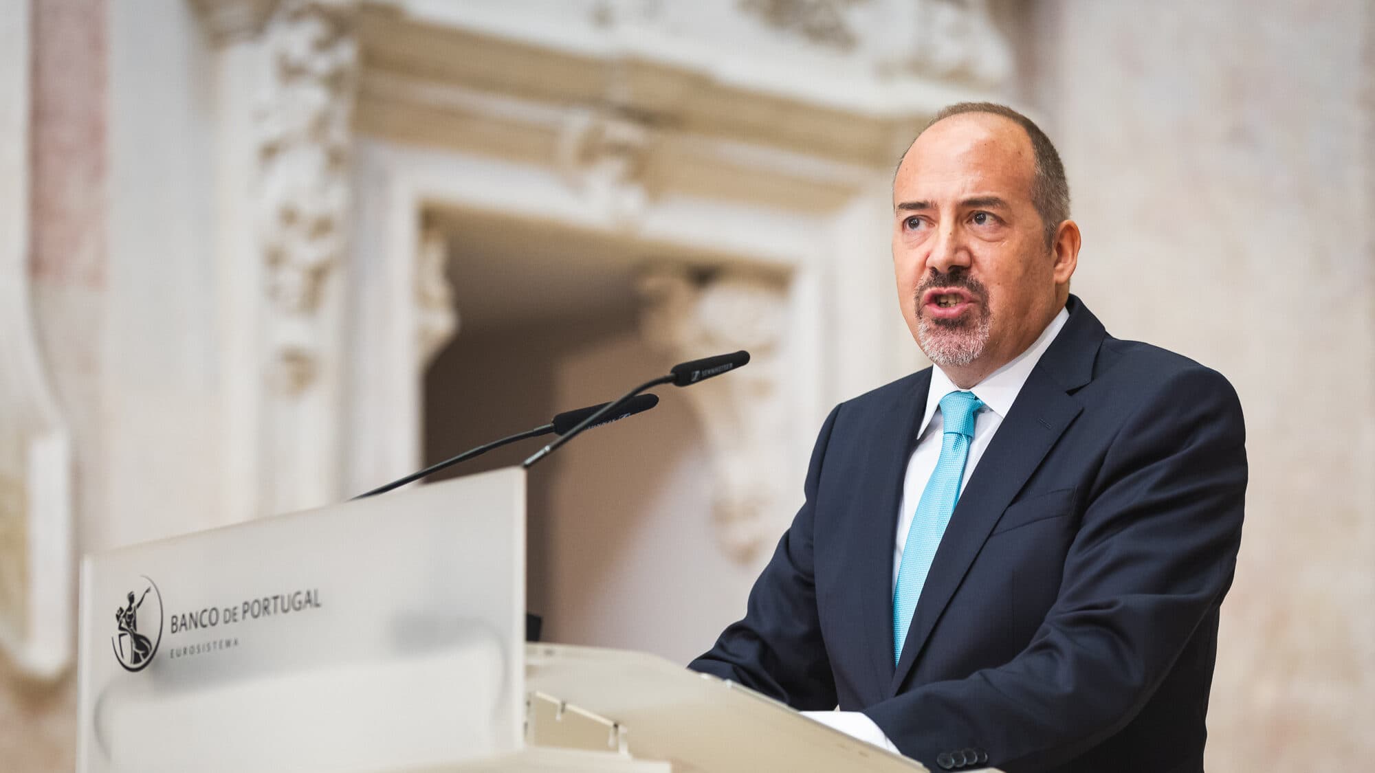 "Financial literacy must be a top priority," says Governor of the Bank of Portugal