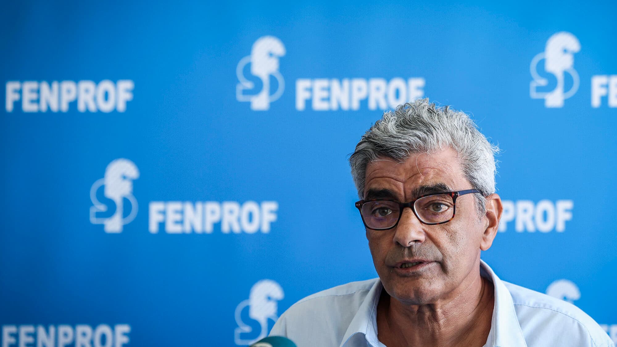 FENPROF says there are still teachers “waiting for items to grade” and files a complaint with the PGR