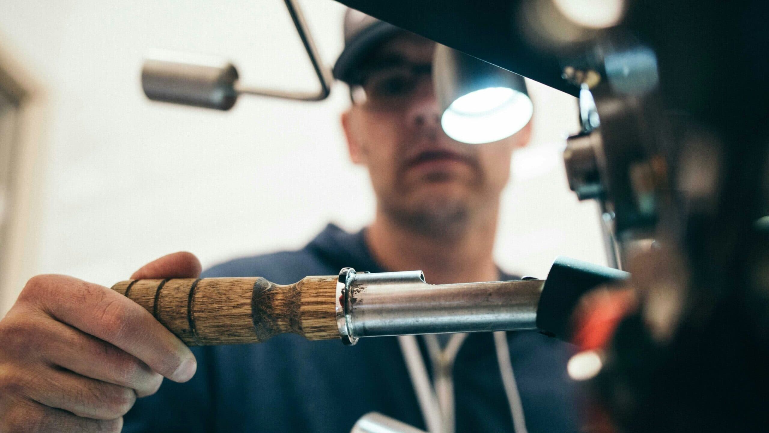 AI and worker shortages increase interest in manual professions. Plumbers earning 200 euros per hour