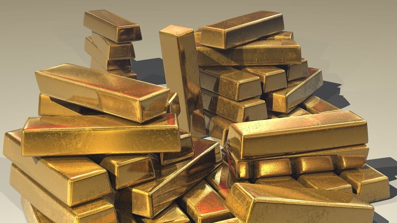 Gold and silver fall to new lows since the end of March