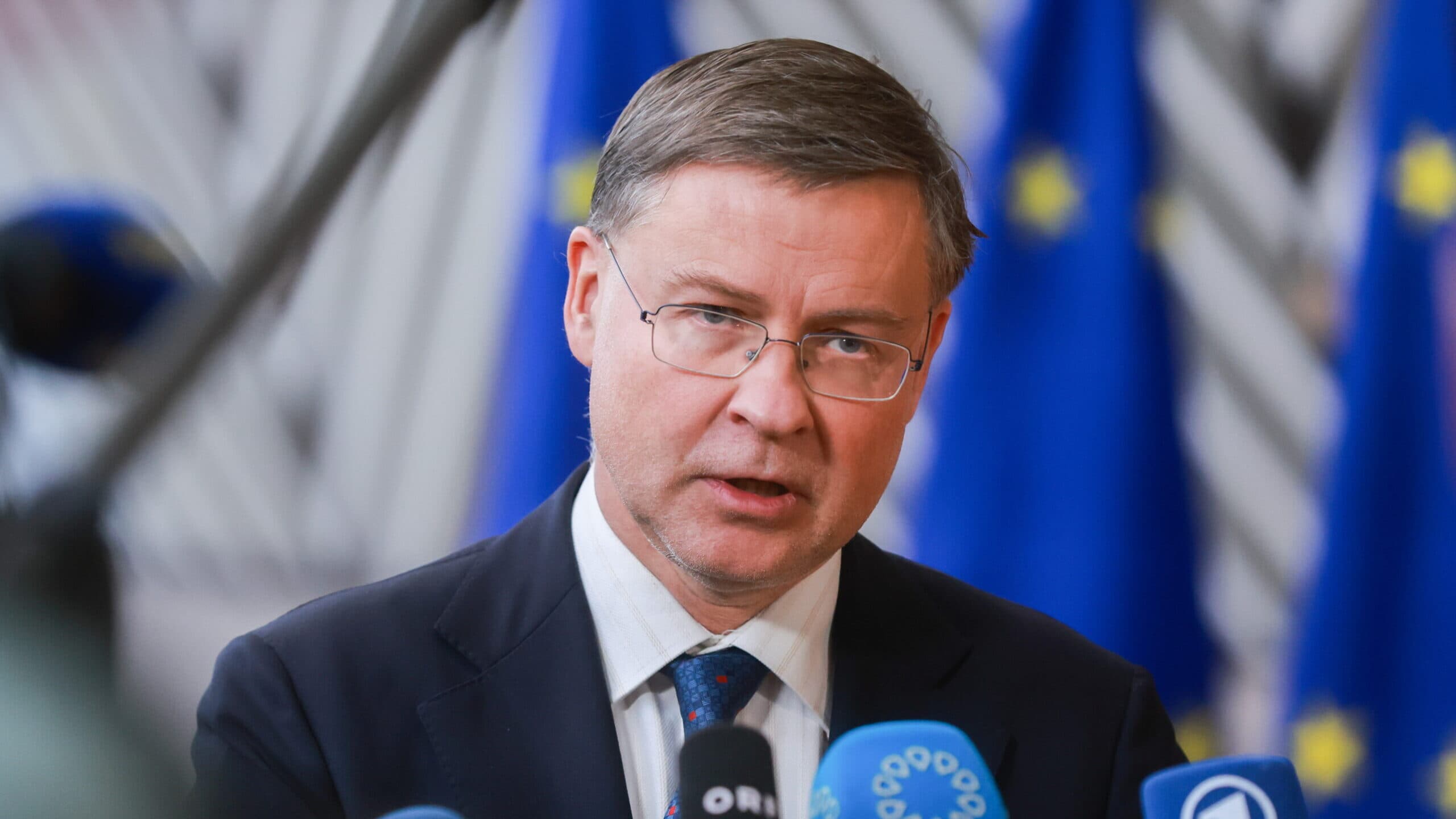 Iran. Brussels wants lower taxes on electricity than on fuels and warns about support provided in the EU