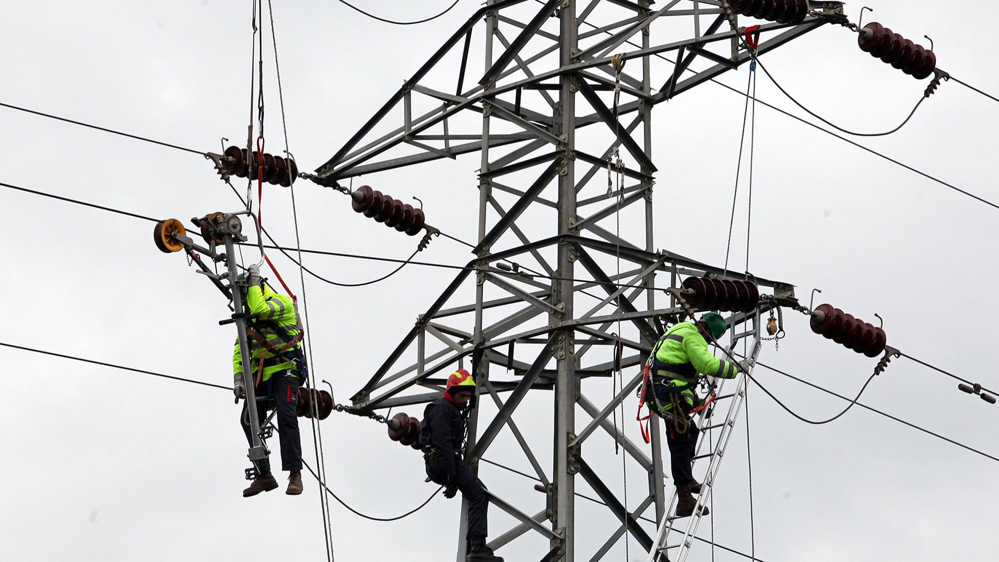 European Commission ready to provide assistance and in contact with authorities