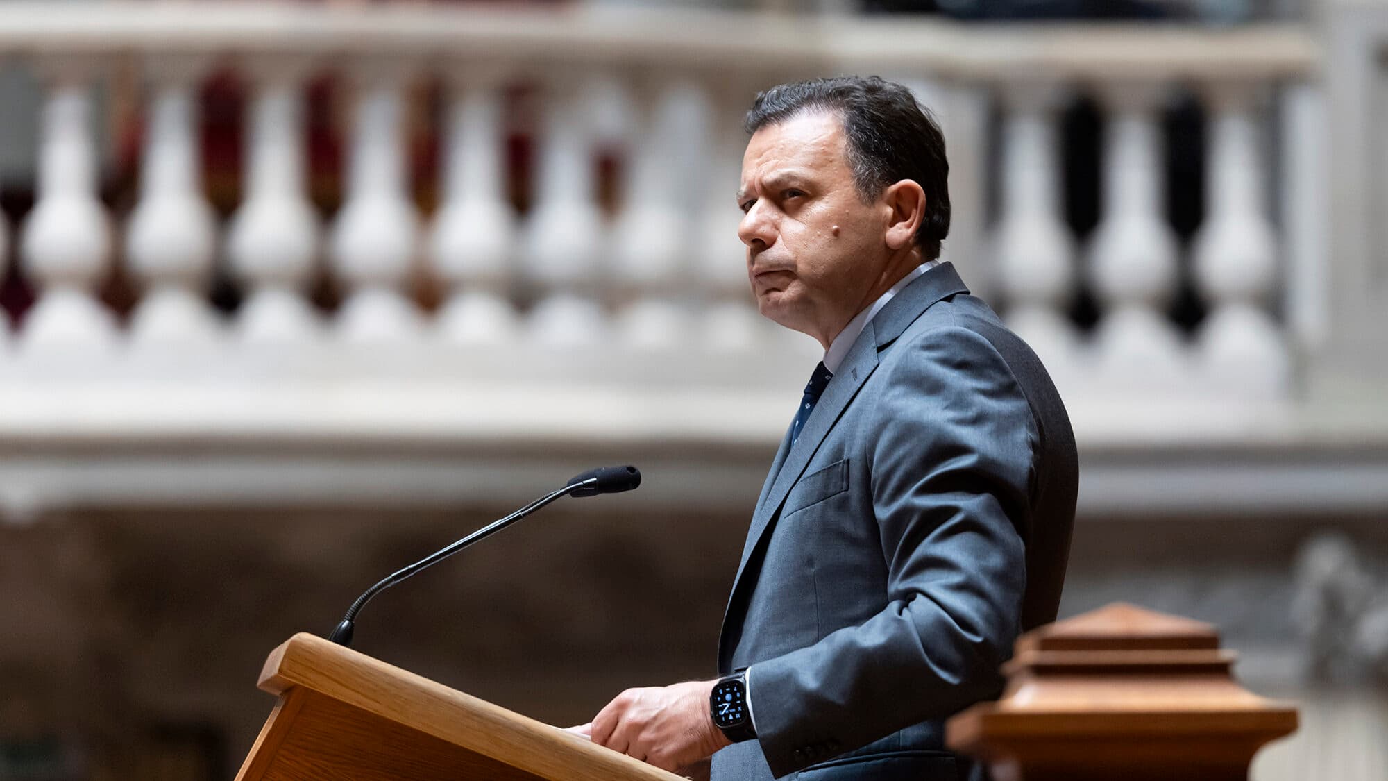 Government admits willingness to approach Chega on labour law. Follow here
