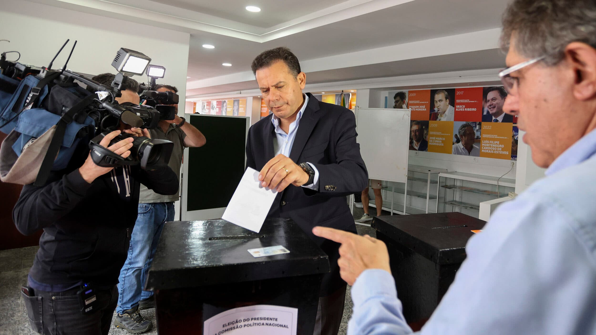 Luís Montenegro re-elected president of the PSD with 94.8% of the vote