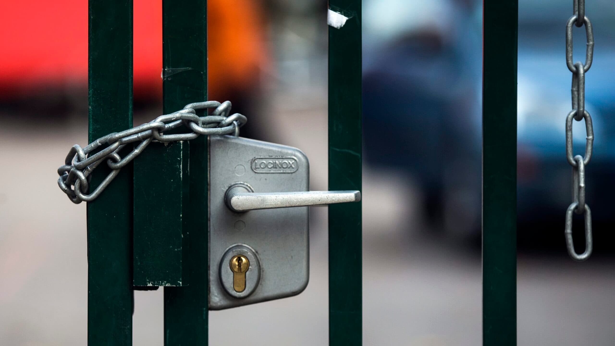 School strike closes some establishments but does not affect national exams