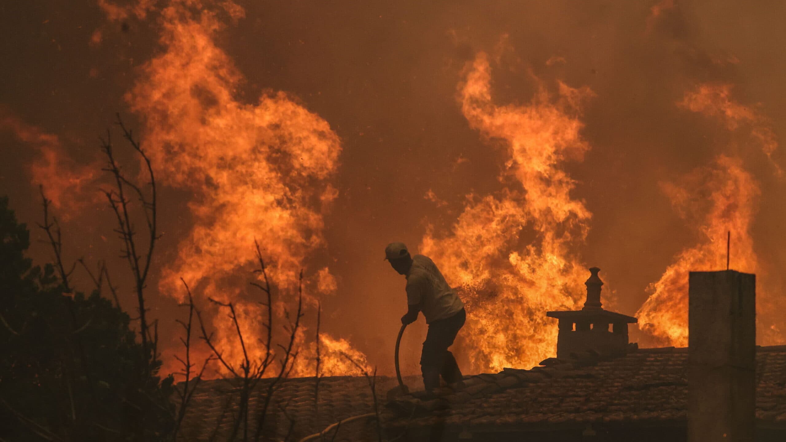 Twenty-three municipalities across five districts at maximum risk of fire
