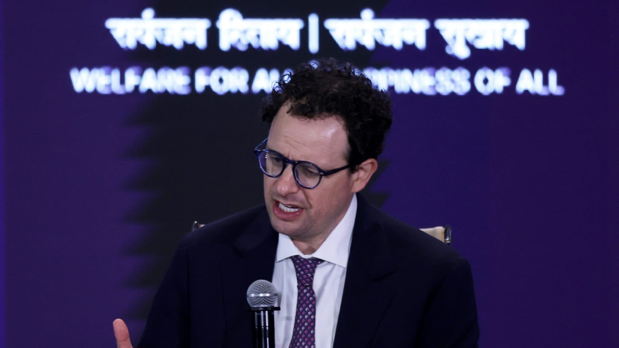 Anthropic CEO advocates for slowing down artificial intelligence development