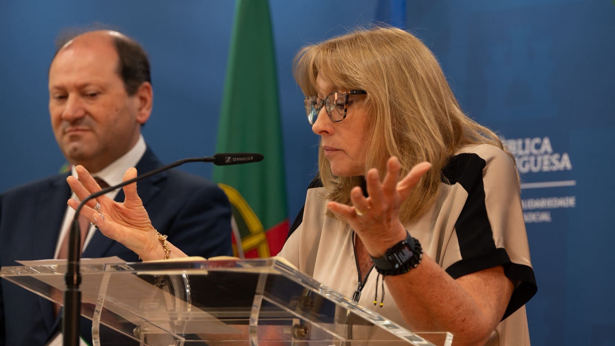 Minister sees low turnout for general strike. “Overwhelming majority of workers are working”