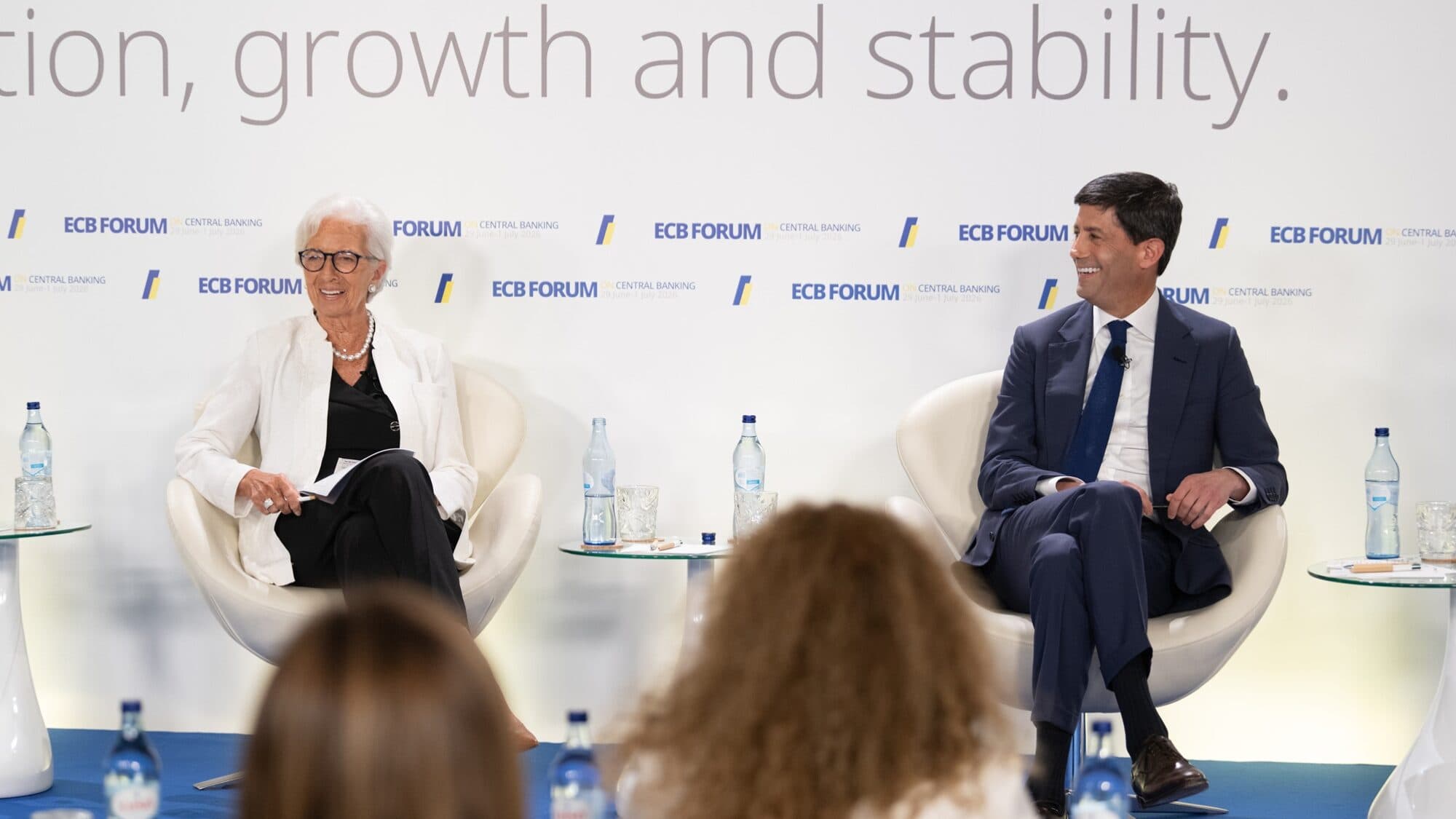 Lagarde and Warsh united in Sintra in the fight against inflation and on future guidance