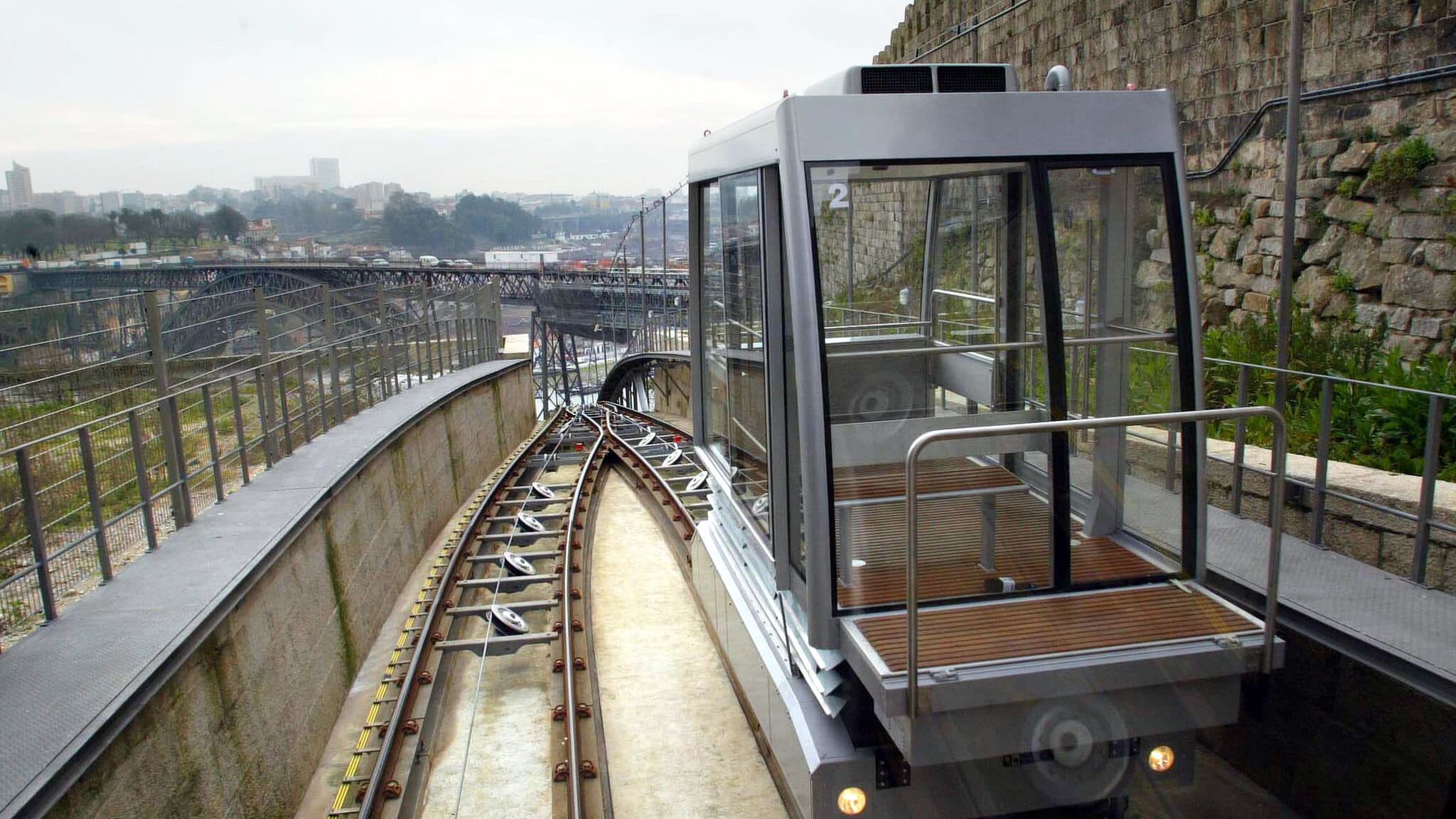 Funicular in Porto suspended as a precaution due to a “normal certification process”