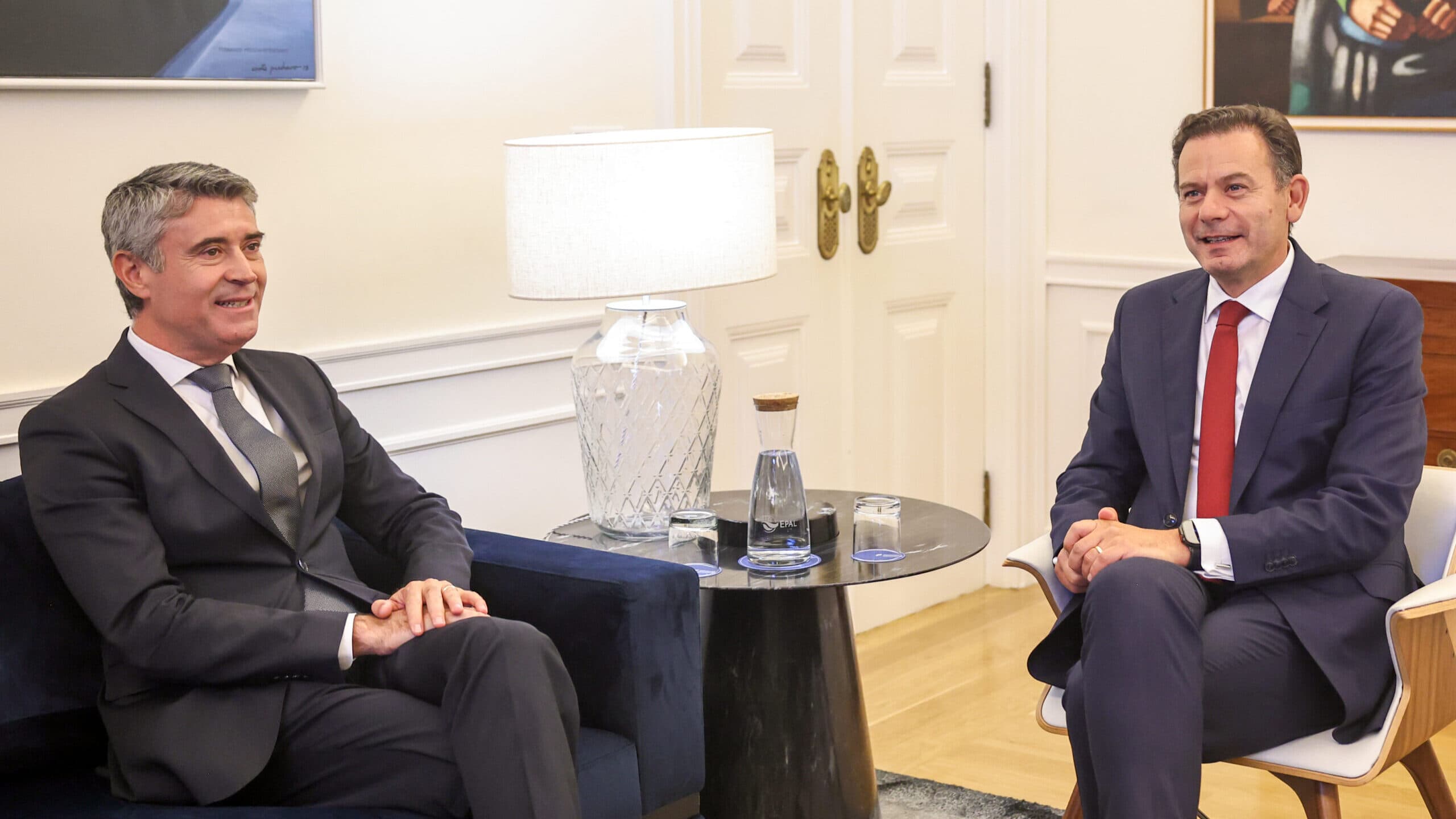 Montenegro and Carneiro meet to discuss controversies involving Luís Neves