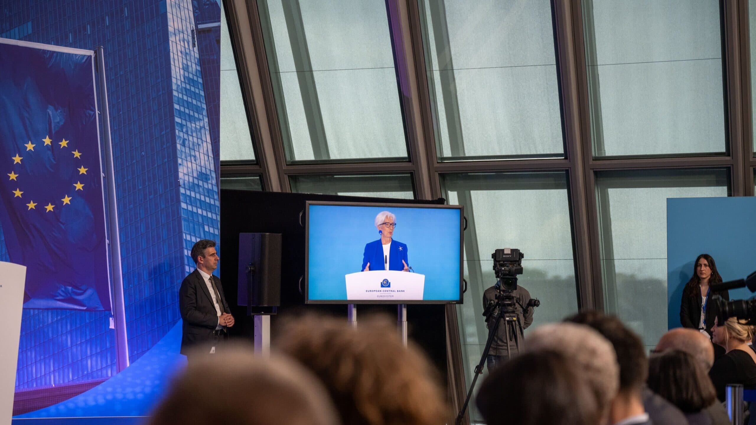 📹 Lagarde explains ECB interest rate freeze. Follow here