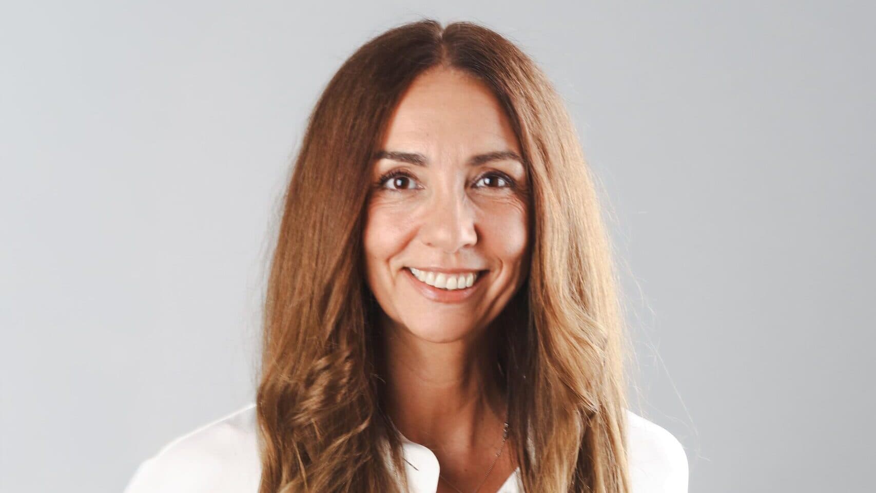 How does Malo Clinic transition from the individual to the collective? Cláudia Abreu de Andrade, in the first person