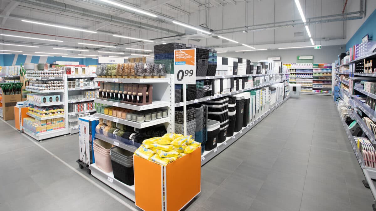 Action expands to 29 stores with opening in Fundão