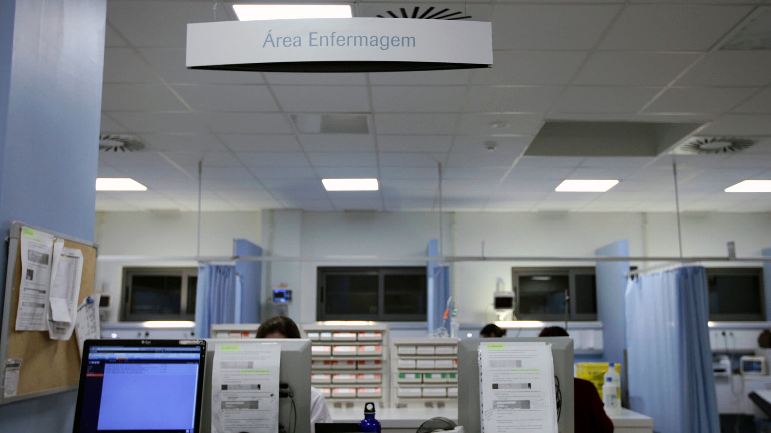 Emergency department waiting times rise again, exceeding 11 hours