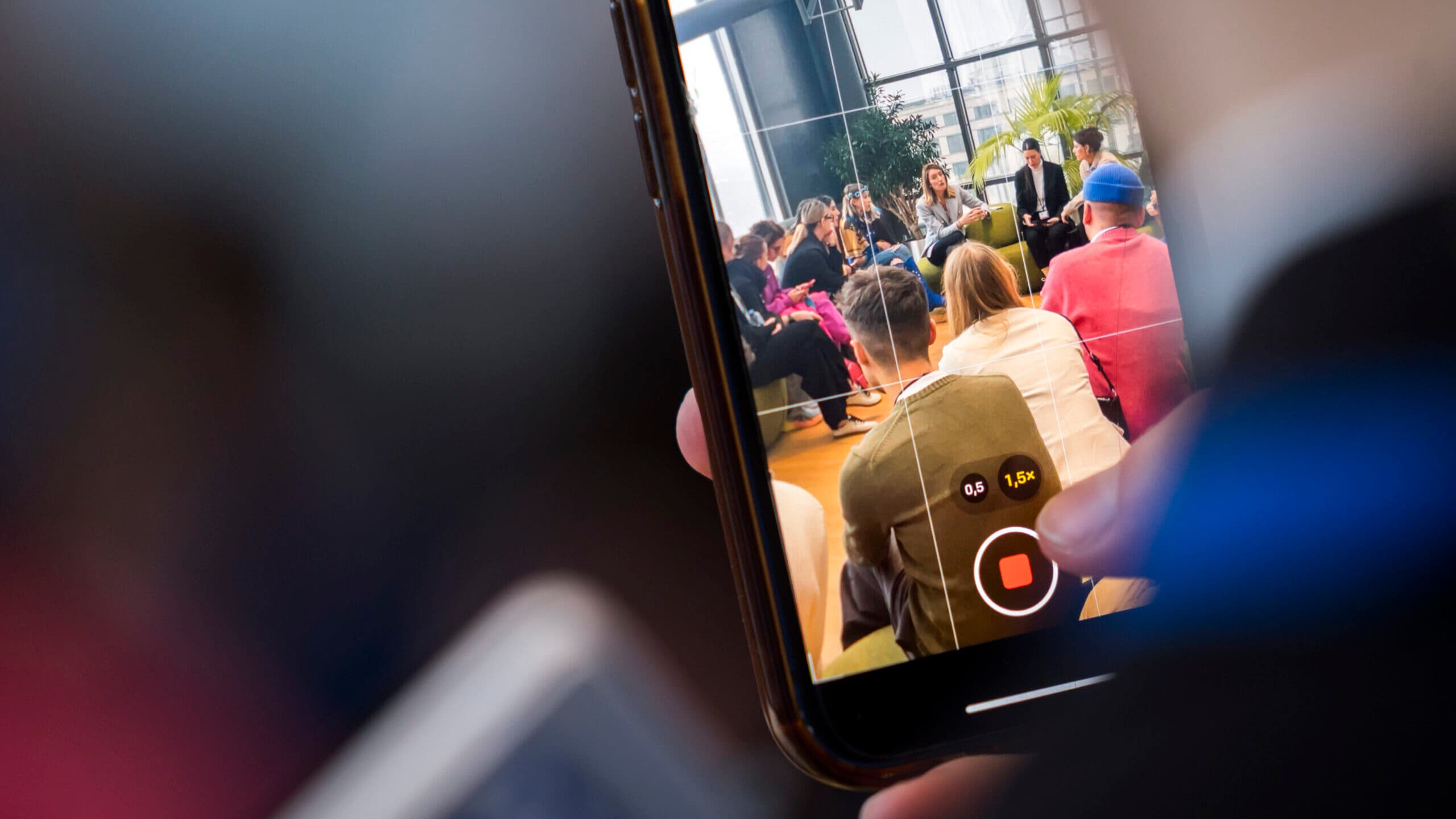 Between regulation and invitation, the European Union's ambivalent relationship with influencers
