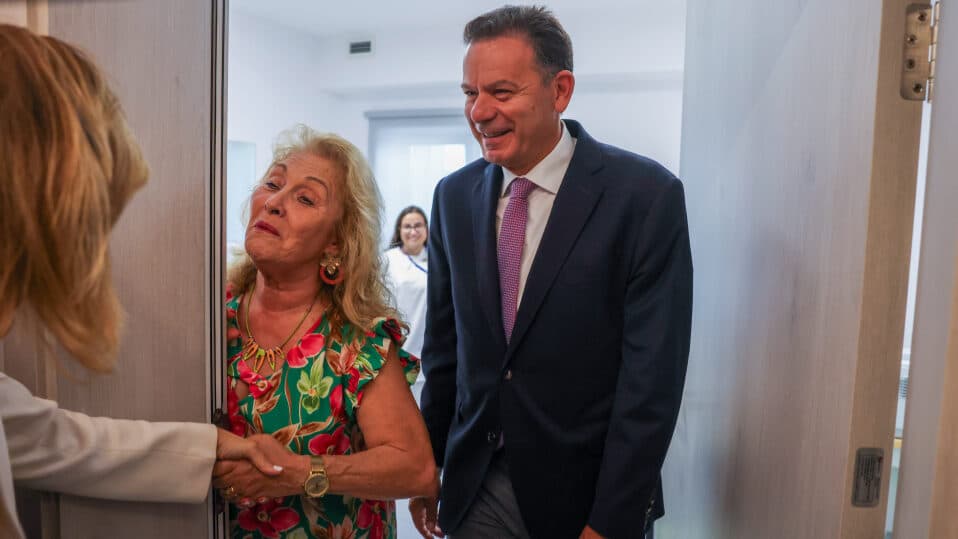 Family doctor and breakfast in the waiting room. What the first private health centre is like