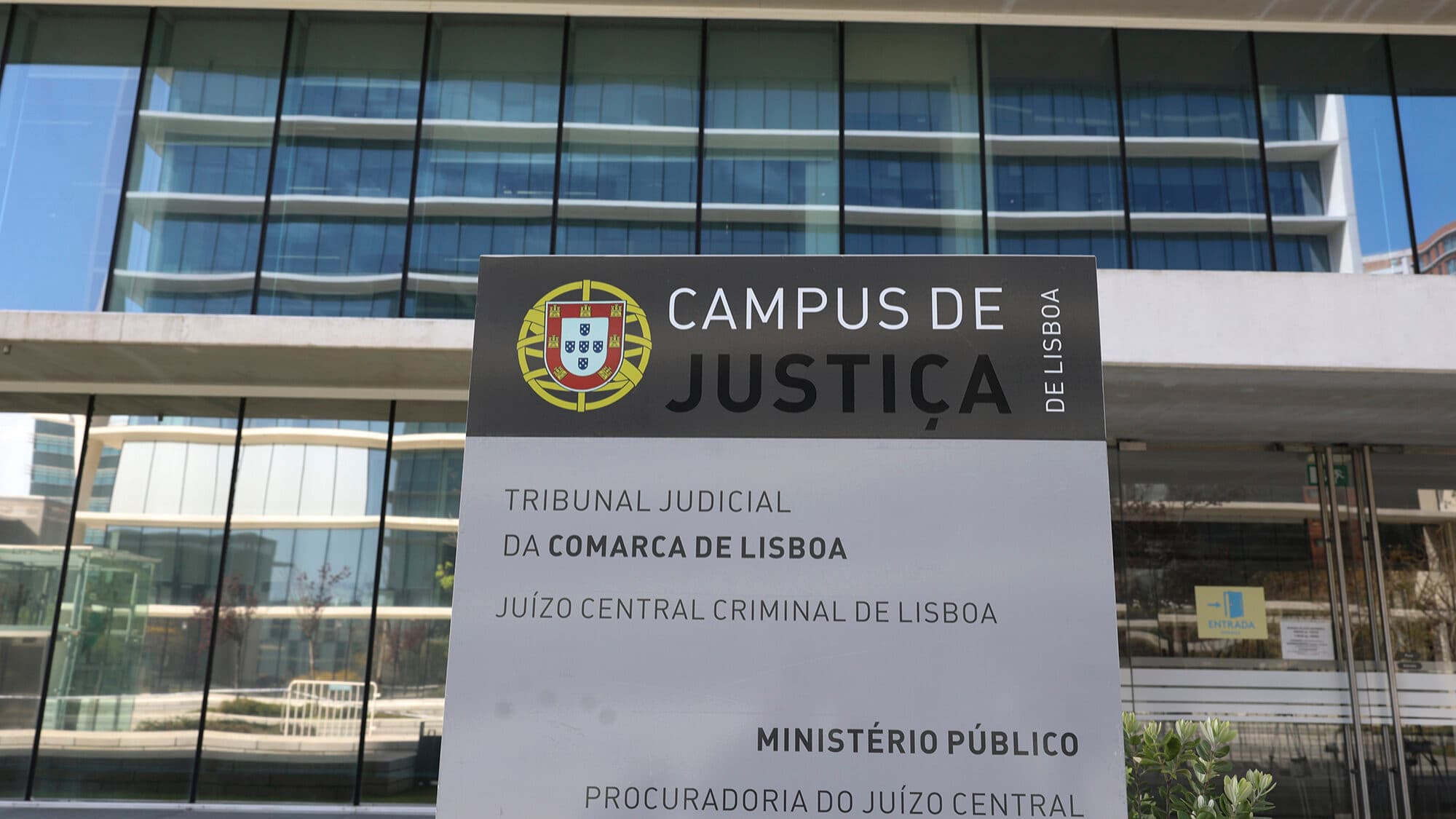 Lawyers sign open letter against fines for acts that may delay proceedings