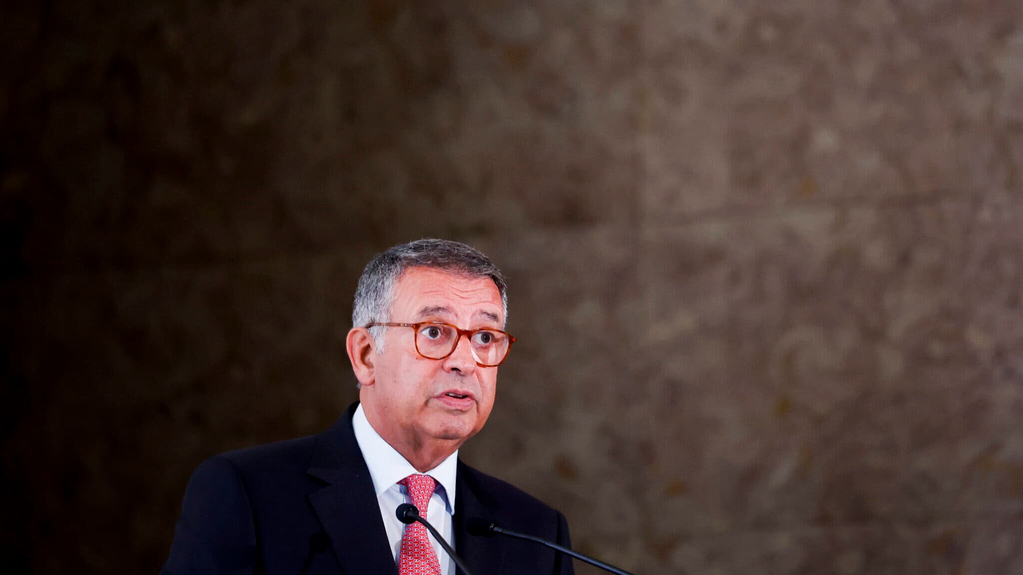 Seguro insists on purchasing European defence technology
