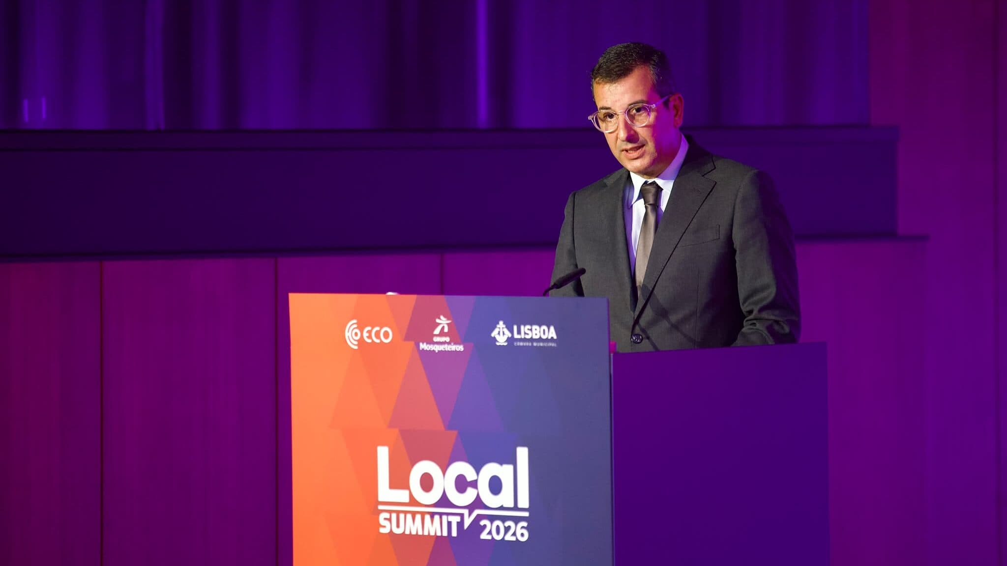 Cascais to install speed cameras and central reservation on the Marginal road. Piteira Lopes promises free train travel