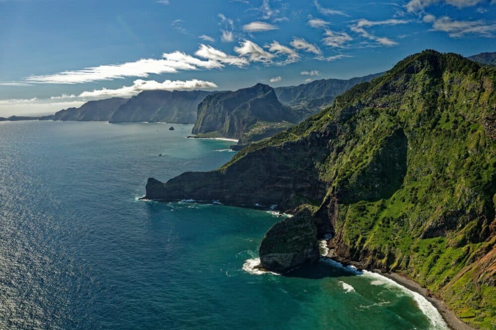 Study reveals how magmatism in Portugal influenced the formation of Madeira and the Canary Islands