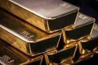 Gold hits a new record, approaching $4,900 per ounce