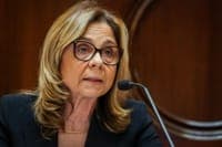 Union accuses health minister of lying in parliament