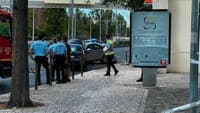 Head-on collision in Lisbon leaves two dead and five injured. Avenida da Índia closed in both directions