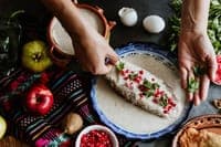 Chilaquiles, Tecolota or even the strange Chapulines. Here are the Mexican dishes you really must know