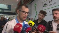 Fernando Pimenta welcomed by a crowd after historic achievement