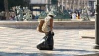 If Volta ends, I'll have nothing: some people live off the bottles Lisbon throws away