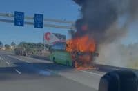 Bus with 43 people catches fire on the A1 in Aveiras