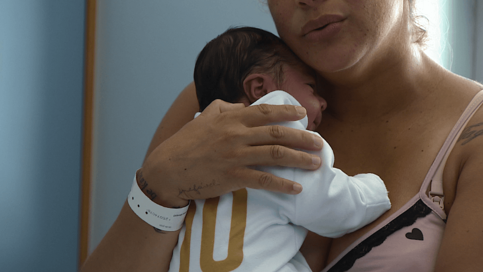 Mothers over 35 is a trend in Portugal (video)