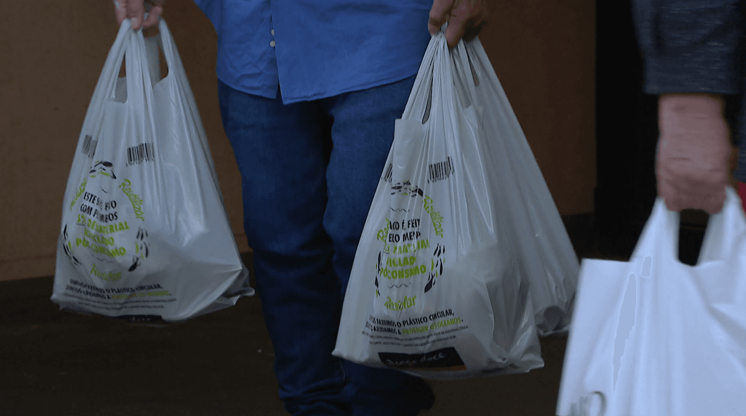 Low wages worsen precariousness in Portugal (video)
