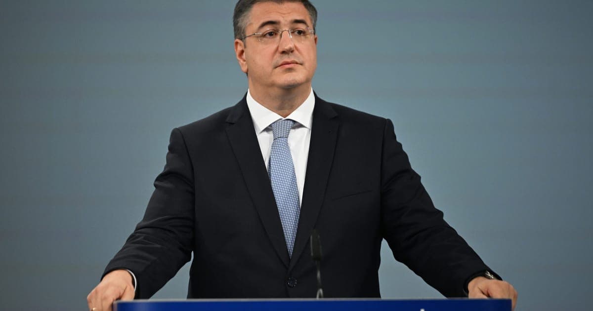 EU mulls mandatory jet fuel sharing if shortage hits