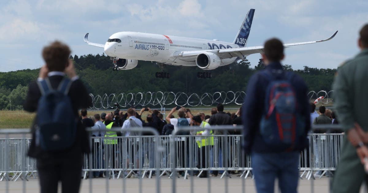EU countries approve compromise on air passenger rights reform