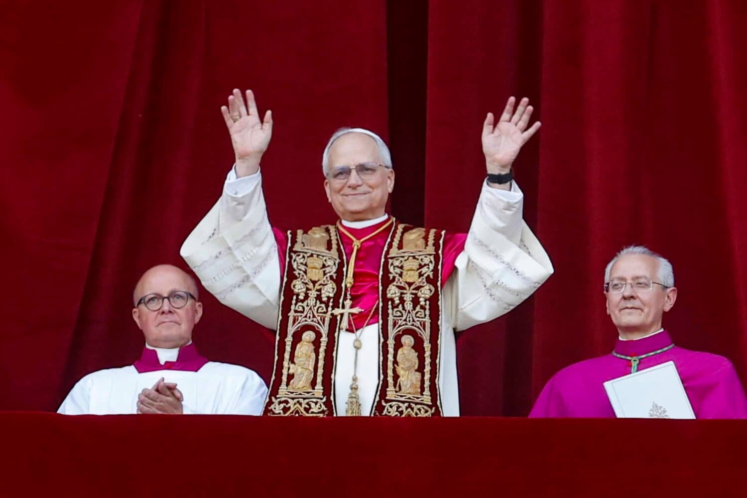 President invites Pope Leo to Portugal to celebrate Fátima anniversaries